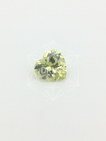 Фианит олива светлый сердце 9х9х9мм (цвет 20)