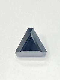 Фианит черный треугольник 7х7х7мм без углов