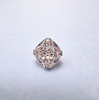Бриллиант синтетический розовый антик 6,65х6,61х3,87мм (1.51ct, VS 1)