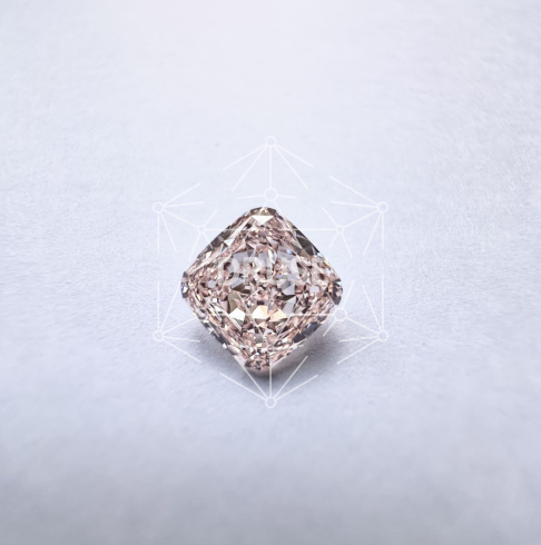 Бриллиант синтетический розовый антик 6,65х6,61х3,87мм (1.51ct, VS 1)