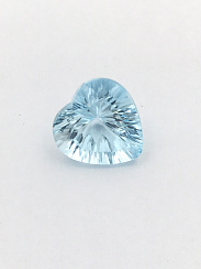 Топаз светлый sky сердце 10х10х10мм конкейв