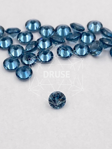 Нанокристалл лондон круг 3,0мм (цвет 135)